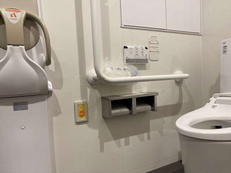 多目的トイレ入口